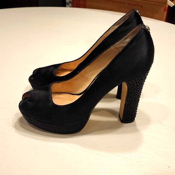 MK Nadia Studded Heel Peeptoe in EUC!!!! - Picture 3 of 8